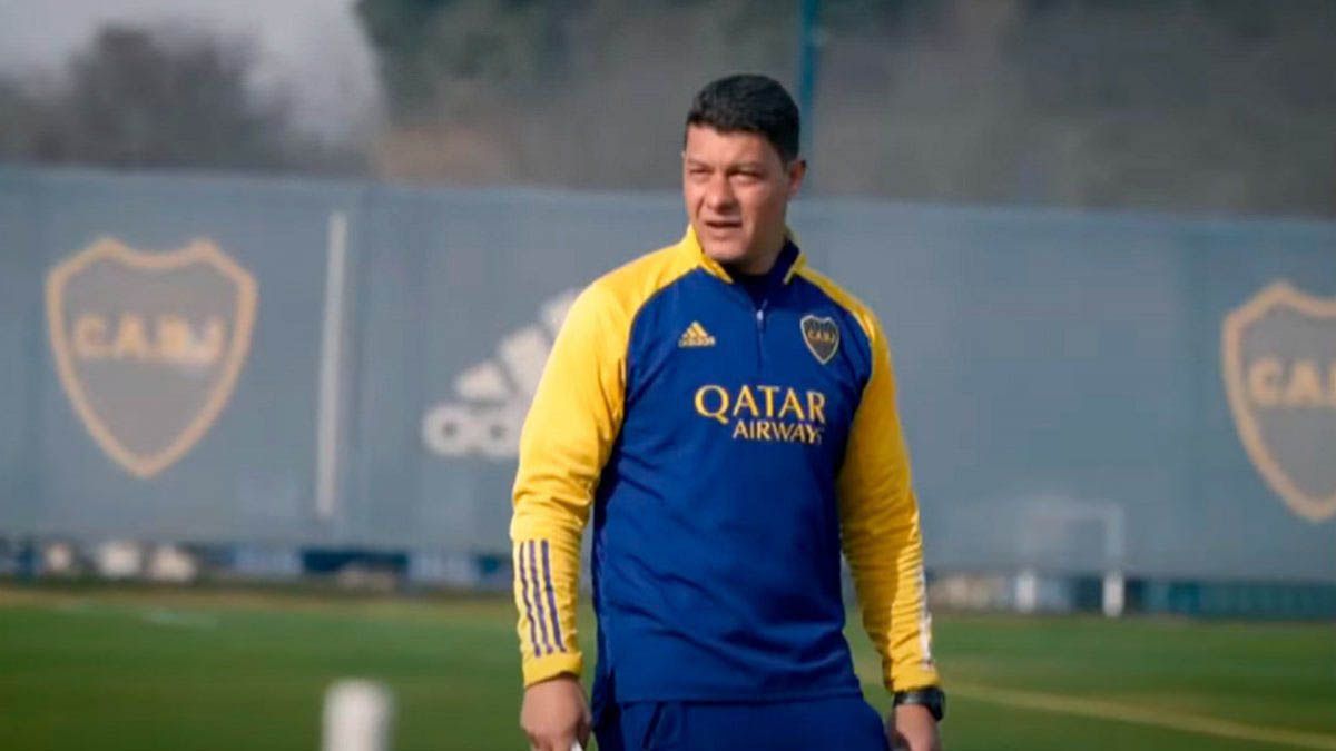 Sebasti & aacute; n Battaglia dirigir & aacute; su primer Supercl & aacute; sico ante River Plate.