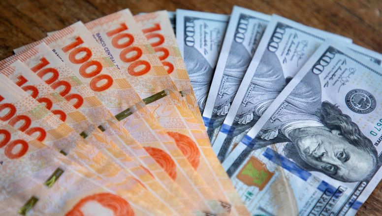 Dólar blue récord antes del cierre del año