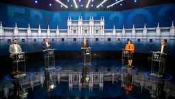altText(Chile: Tensos cruces en el primer debate presidencial)}