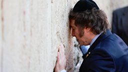 El libertario participa del acto por el aniversario del atentado a la embajada de Israel.&nbsp;