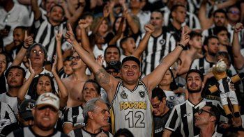 Botafogo, el club que ya no es de los hinchas, sino una SAD. Botafogo, el club que ya no es de los hinchas, sino una SAD.