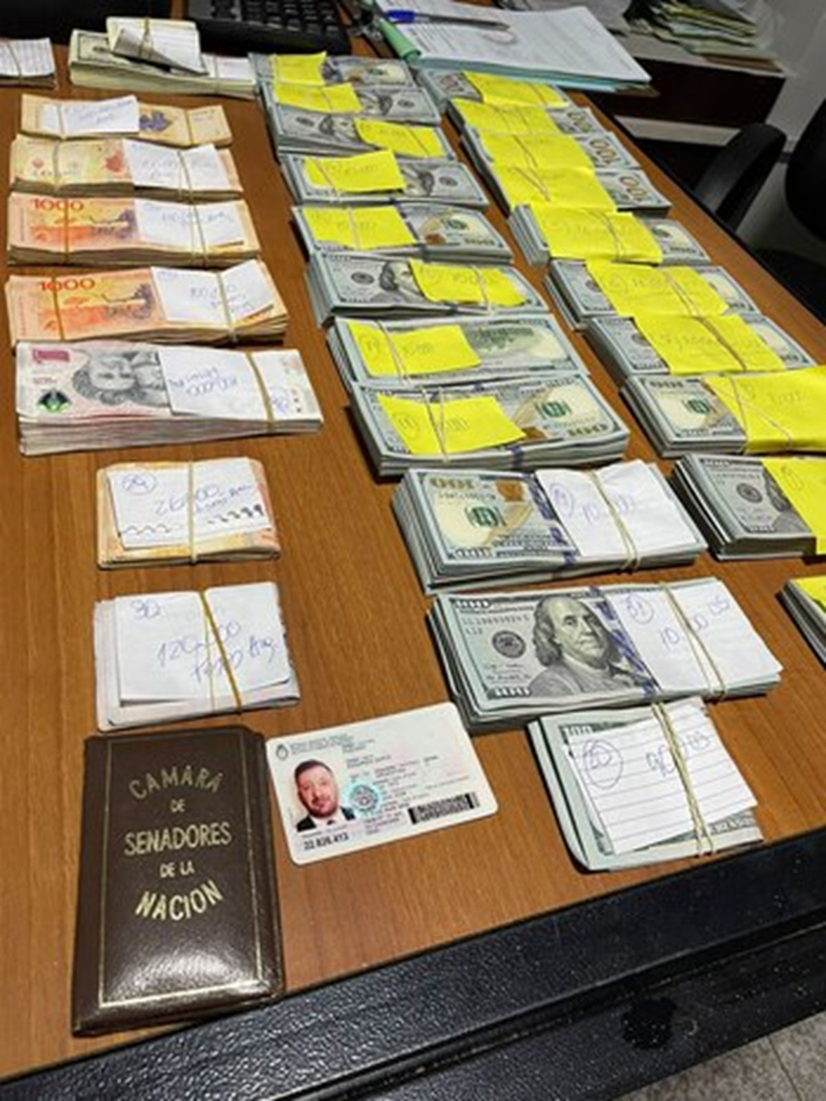 Edgardo Kueider había hecho 6 viajes a Paraguay antes de ser atrapado: 5 veces fue con su secretaria Iara