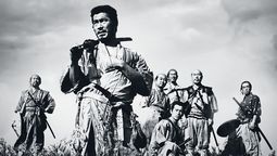 El clásico de Kurosawa, Los siete samuráis, se estrenó hace exactamente 70 años. Aun así, sigue siendo una de las obras maestras más influyentes del cine. El clásico de Kurosawa, Los siete samuráis, se estrenó hace exactamente 70 años. Aun así, sigue siendo una de las obras maestras más influyentes del cine.