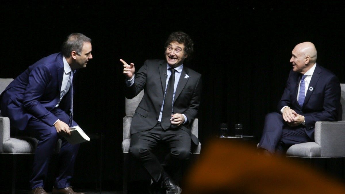 Manuel Adorni, Javier Milei y José Luis Espert: el jefe de gabinete y el ex diputado, dos de los mileístas que adhirieron a Inocencia Fiscal.