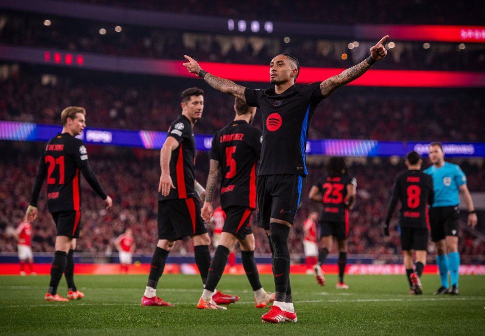 Raphinha, en el centro de la polémica tras sus críticas al arbitraje del duelo entre Barcelona y Atlético que ahora analiza la UEFA.