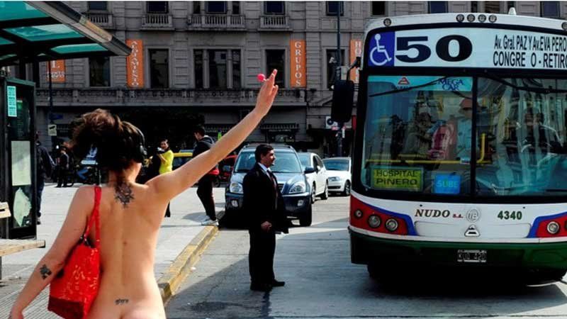 Una de las manifestantes (Foto: Télam)