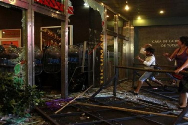 Repudio por los incidentes en la Casa de Tucumán.