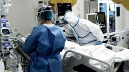 Las dos pandemias, en el peor momento