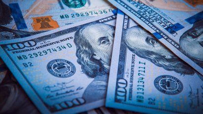 Dólar blue: Aparecen las manos amigas para fijarlo en $520
