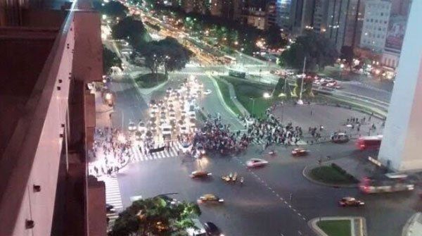 #17F: Muy poca gente movilizada por Mauricio Macri.