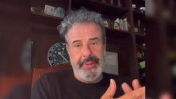 Ari Paluch se quedó sin trabajo tras su broma de mal gusto al aire. Ari Paluch se quedó sin trabajo tras su broma de mal gusto al aire.