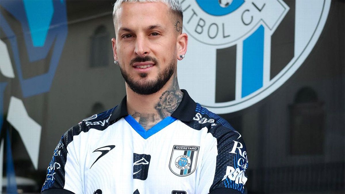 Darío Benedetto fue presentado como nuevo refuerzo del Querétaro de México y en la conferencia hizo mención a Boca, se acordó de Juan Román Riquelme. Darío Benedetto fue presentado como nuevo refuerzo del Querétaro de México y en la conferencia hizo mención a Boca, se acordó de Juan Román Riquelme.