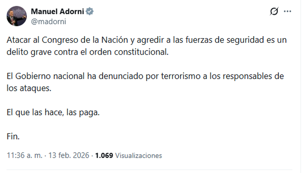 El jefe de Gabinete Manuel Adorni fue el encargado de anunciar la denuncia del Gobierno contra los manifestantes de la marcha contra la reforma laboral. El jefe de Gabinete Manuel Adorni fue el encargado de anunciar la denuncia del Gobierno contra los manifestantes de la marcha contra la reforma laboral.