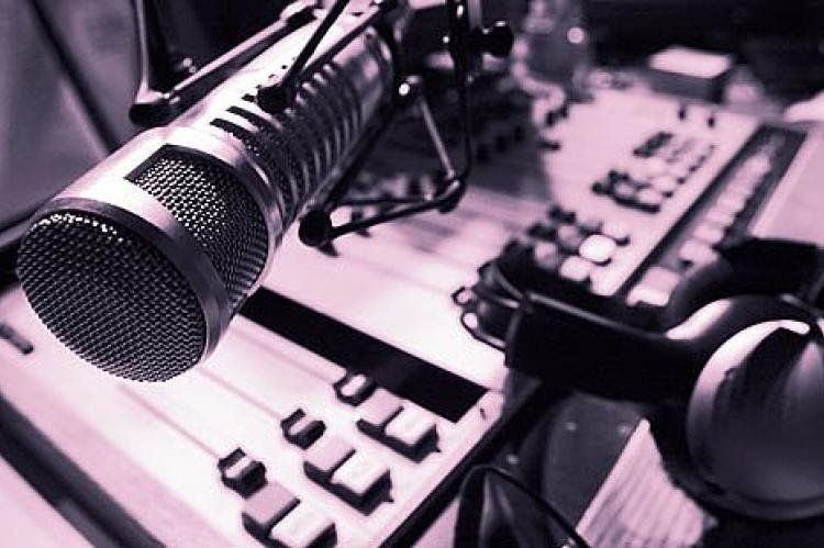 Arde la radio por el predominio en las mediciones.