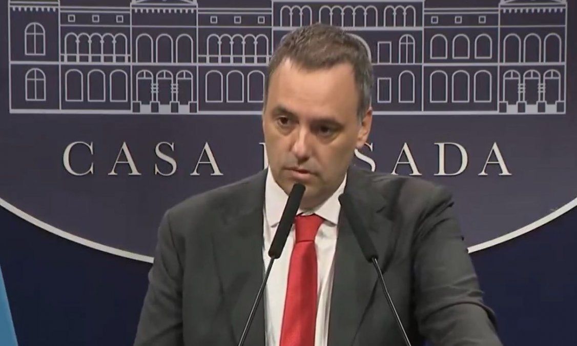 Manuel Adorni defendió a Javier Milei tras el Manuel Adorni defendió a Javier Milei tras el