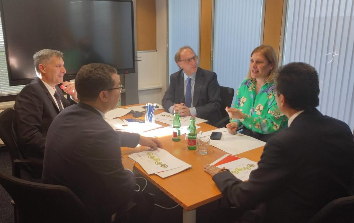 Reuniones claves en Europa. Reuniones claves en Europa.