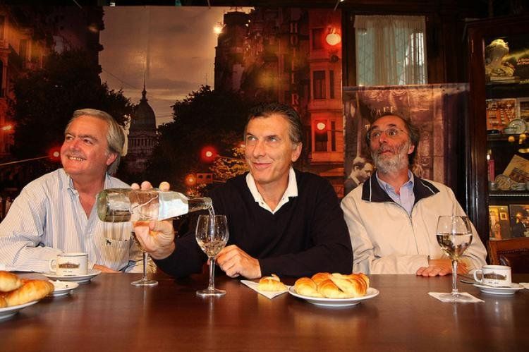 Pinedo y Tonelli junto a Mauricio Macri.