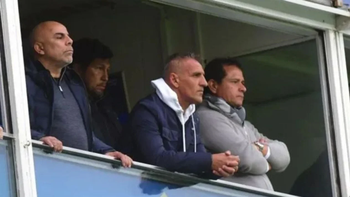 Raúl Cascini junto a sus ex compañeros del Xeneize Raúl Cascini junto a sus ex compañeros del Xeneize