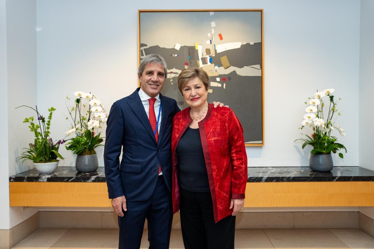 Luis Caputo y Kristalina Georgieva. Luis Caputo y Kristalina Georgieva.