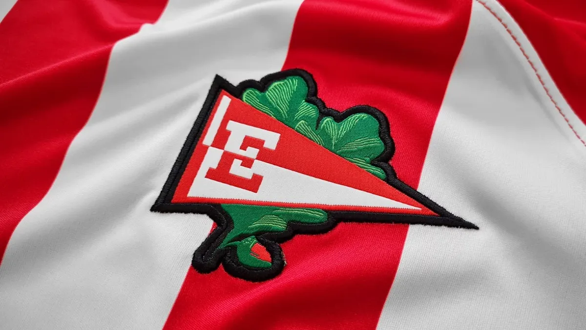 review camiseta ruge de estudiantes de la plata 2022.webp