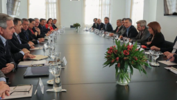 altText(Macri pide a su equipo 
