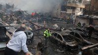 Equipos de rescate trabajan en el lugar de un ataque israelí en Beirut, Líbano, el 8 de abril de 2026. Equipos de rescate trabajan en el lugar de un ataque israelí en Beirut, Líbano, el 8 de abril de 2026.