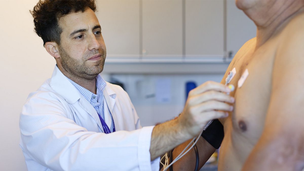 Los médicos especialistas en cardiología destacan la importancia de la evaluación médica con el objetivo de salvar vidas antes de realizar actividad física. Los médicos especialistas en cardiología destacan la importancia de la evaluación médica con el objetivo de salvar vidas antes de realizar actividad física.