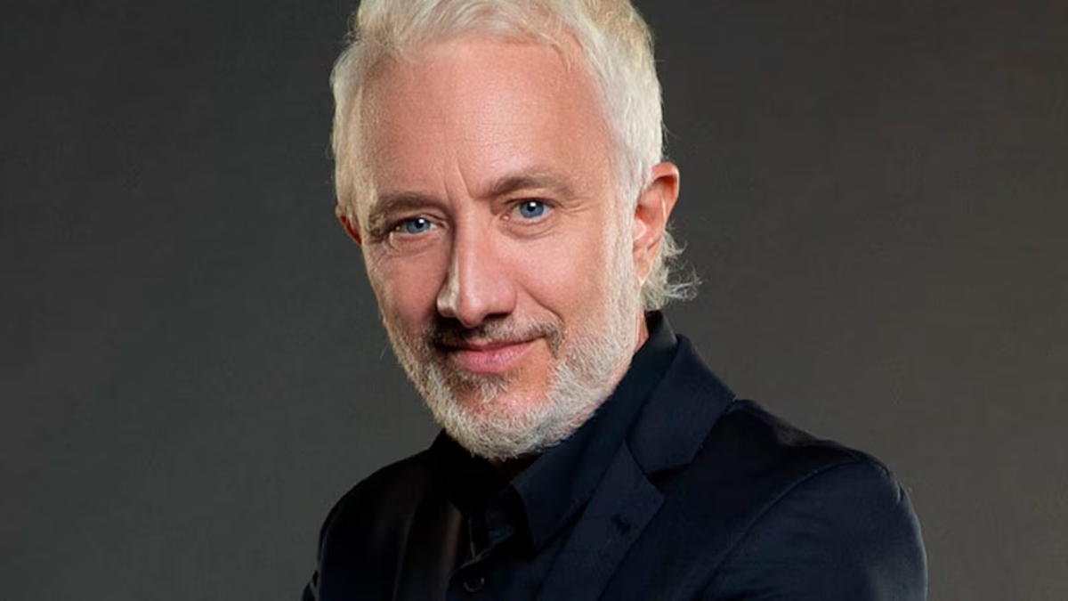 Andy Kusnetzoff dejó abierta la vuelta de PH, Podemos Hablar, sin confirmación oficial, pero con frases que reactivaron el tema y su histórica competencia con Mirtha Legrand. Andy Kusnetzoff dejó abierta la vuelta de PH, Podemos Hablar, sin confirmación oficial, pero con frases que reactivaron el tema y su histórica competencia con Mirtha Legrand.