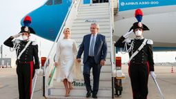 altText(Con el blue y el Riesgo País en rojo, Alberto Fernández llega a Europa)}