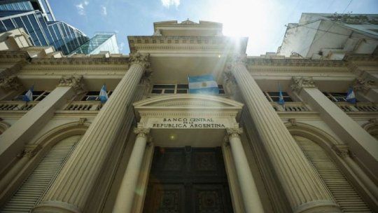 El BCRA recortó tasas de interés previo a una licitación del Tesoro. El BCRA recortó tasas de interés previo a una licitación del Tesoro.