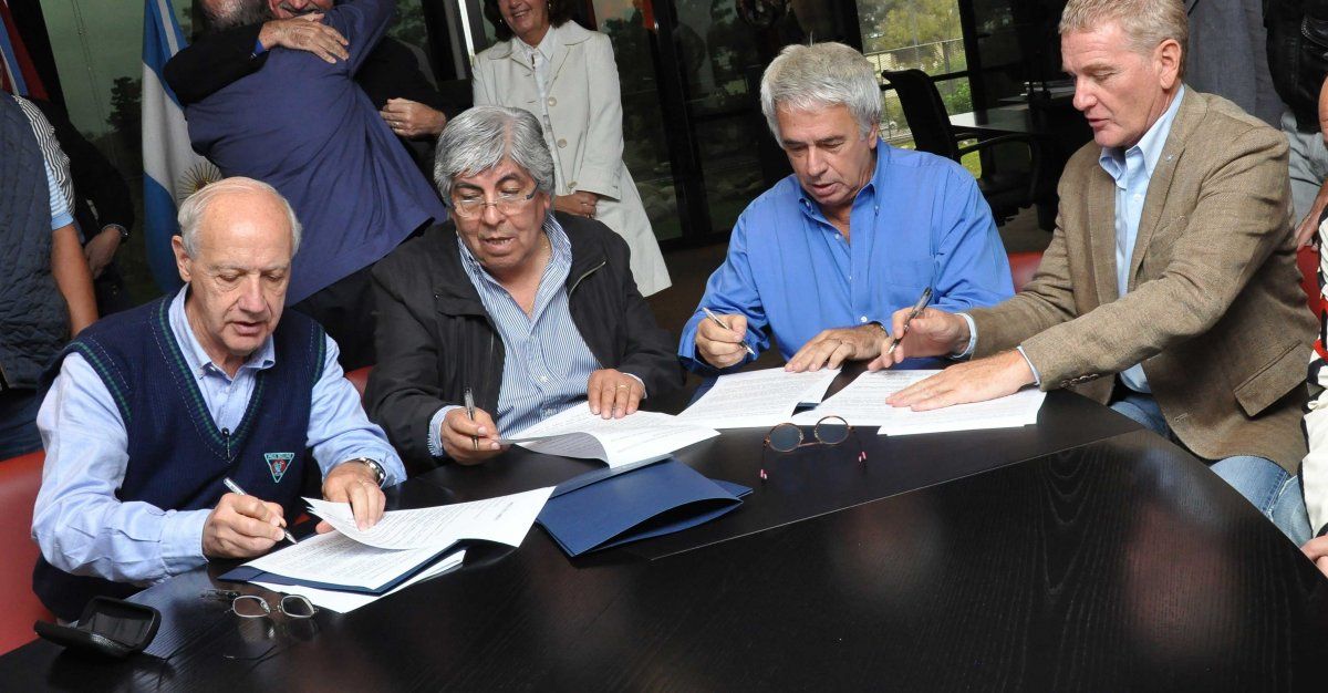 De izq. a der.: Roberto Lavagna, Hugo Moyano, José Manuel De la Sota y Francisco de Narváez.