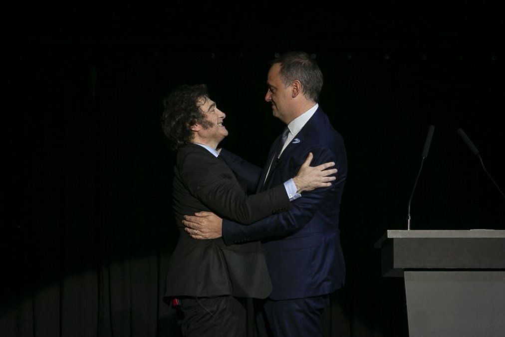 Javier Milei con Manuel Adorni. Javier Milei con Manuel Adorni.