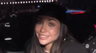 Con las tetas así: El fuerte exabrupto de María Becerra al halagar a Wanda Nara. Con las tetas así: El fuerte exabrupto de María Becerra al halagar a Wanda Nara.