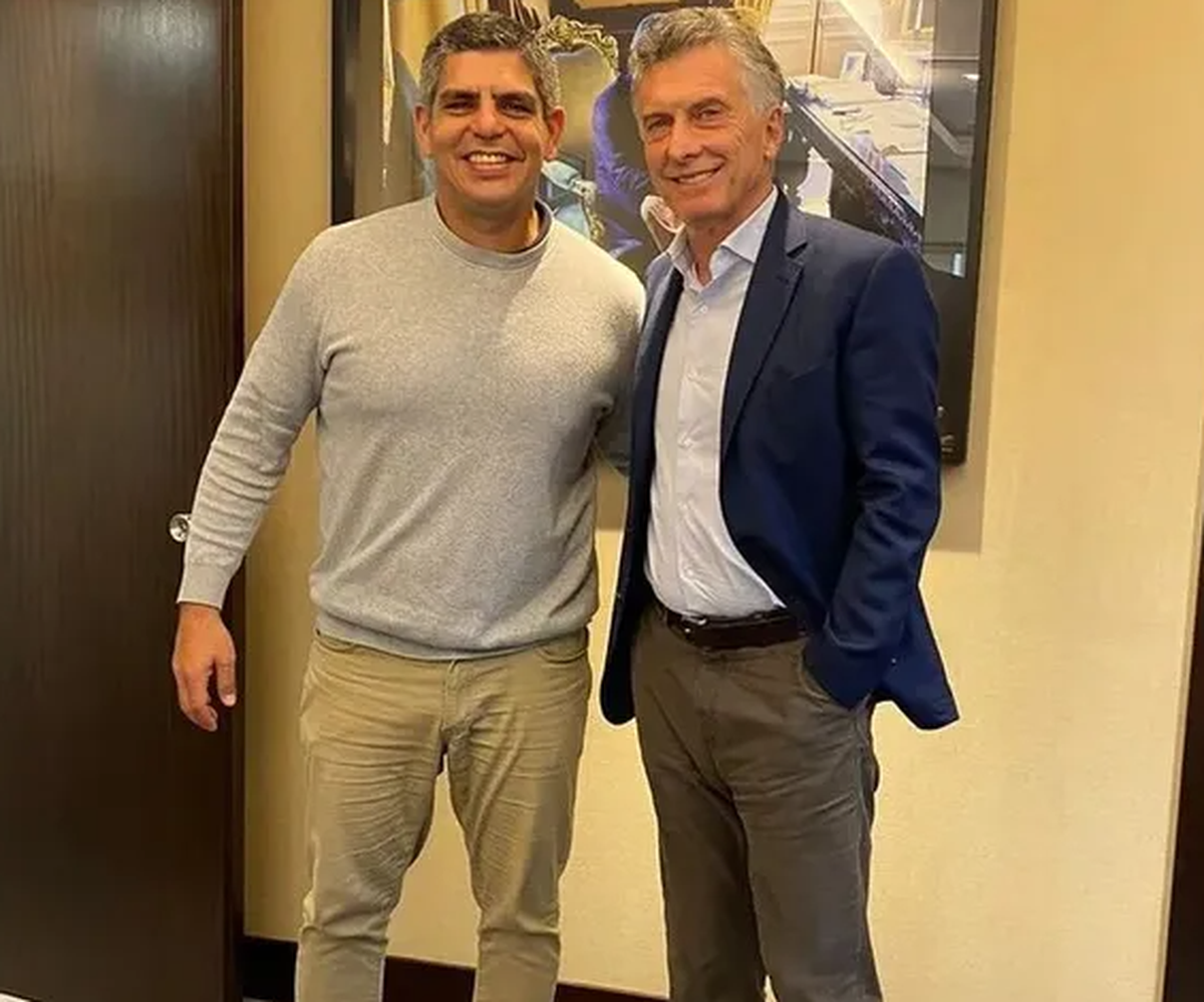 Petovello designó como jefe de asesores al macrista Lucas Fernández Aparicio. Petovello designó como jefe de asesores al macrista Lucas Fernández Aparicio.