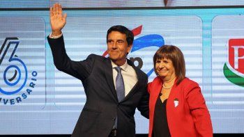 Carlos Melconian (en la foto, junto a Patricia Bullrich), afuera de la Fundación Mediterránea. Carlos Melconian (en la foto, junto a Patricia Bullrich), afuera de la Fundación Mediterránea.