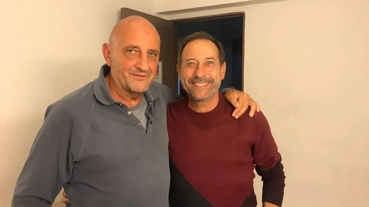 Guillermo Francella y el Puma Goity son amigos íntimos desde hace años. Según trascendió, Goity ya estaba enterado de la situación complicada de Francella y comió con él varias veces. Guillermo Francella y el Puma Goity son amigos íntimos desde hace años. Según trascendió, Goity ya estaba enterado de la situación complicada de Francella y comió con él varias veces.