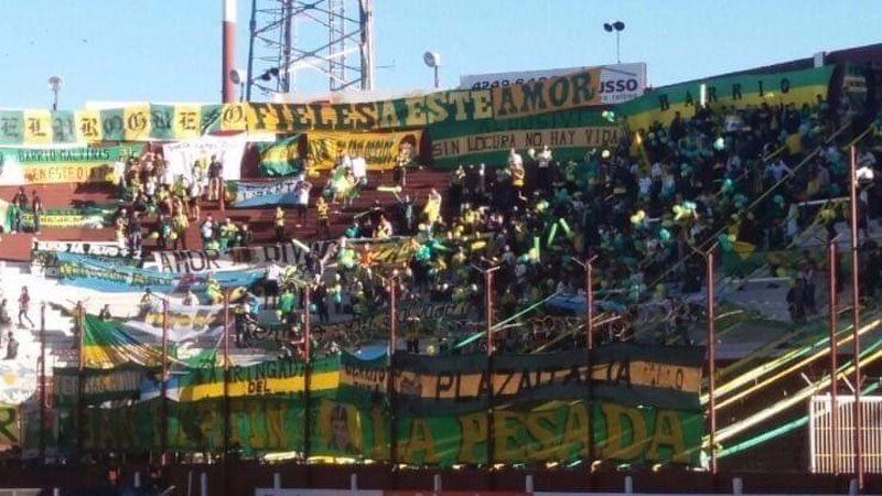 La policía detuvo a un hincha de Aldosivi que intentó ingresar con drogas al estadio de Lanús