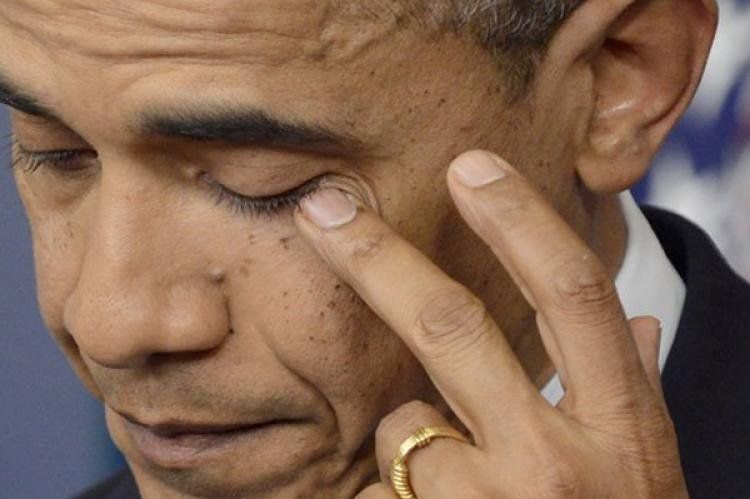 Vamos a tener que unirnos y tomar medidas significativas para prevenir futuras tragedias como ésta, dijo Barack Obama.