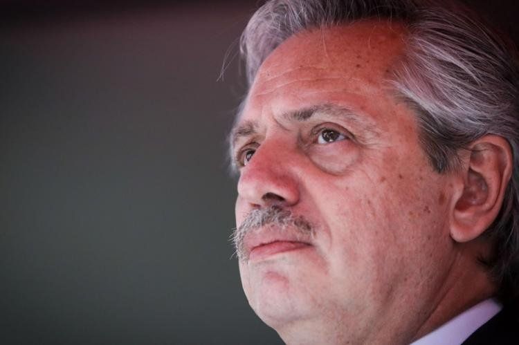 Alberto Fernández puede tomar una iniciativa que le permita ir delante del coronavirus y no detrás.
