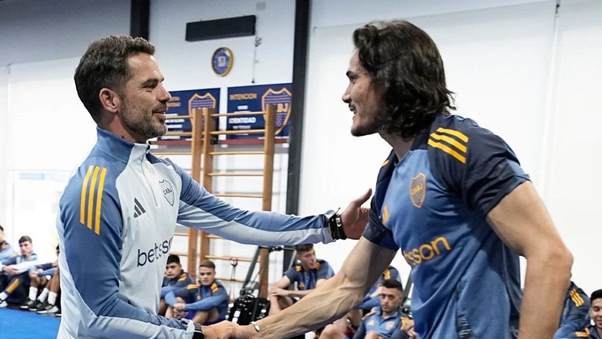 Fernando Gago y Edinson Cavani