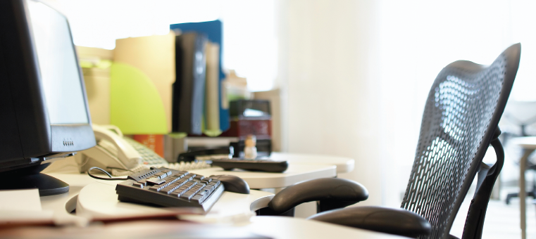 La medida sostiene que los empleados públicos "deberán realizar la prestación de servicios mediante la modalidad de prestación de trabajo a distancia, en caso de que ello resulte posible".