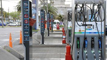 Nafta y gasoil: El aumento oculto que estalla en las estaciones de servicio en pleno verano