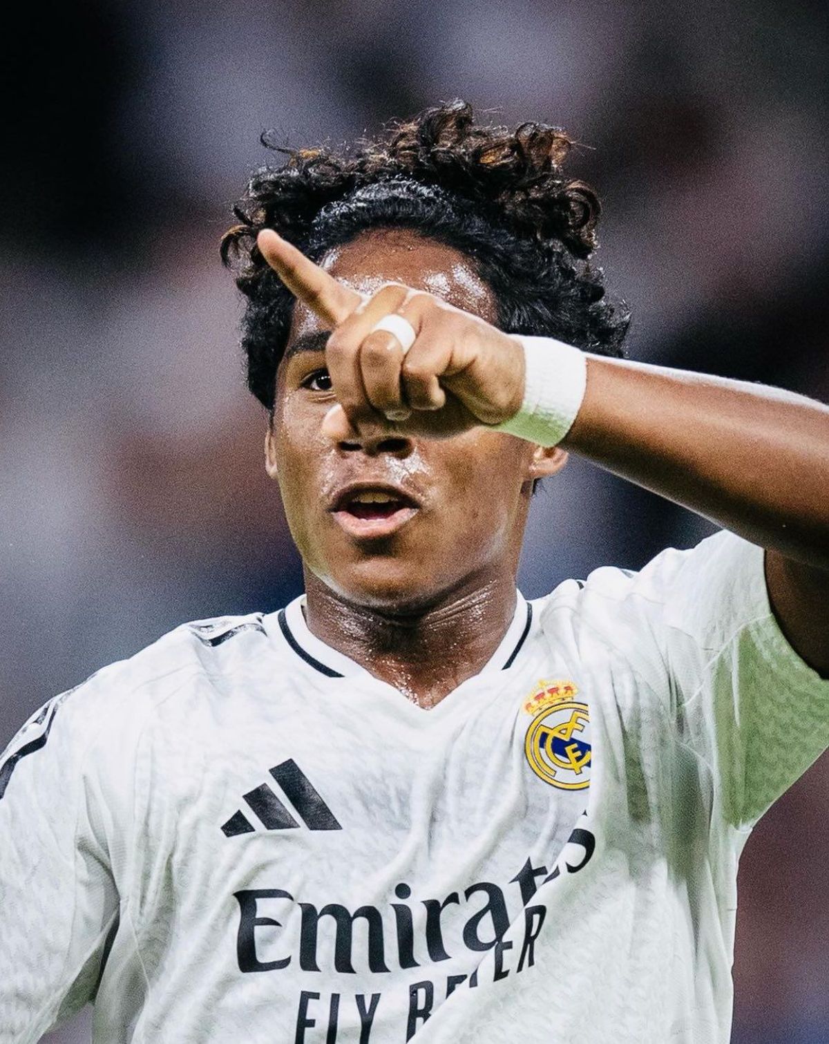 El brasilero Endrick va de titular, mandando a Mbappé al banco. El brasilero Endrick va de titular, mandando a Mbappé al banco.