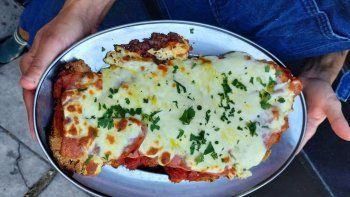 El bodegón que sorprende con sus platos gigantes. El bodegón que sorprende con sus platos gigantes.