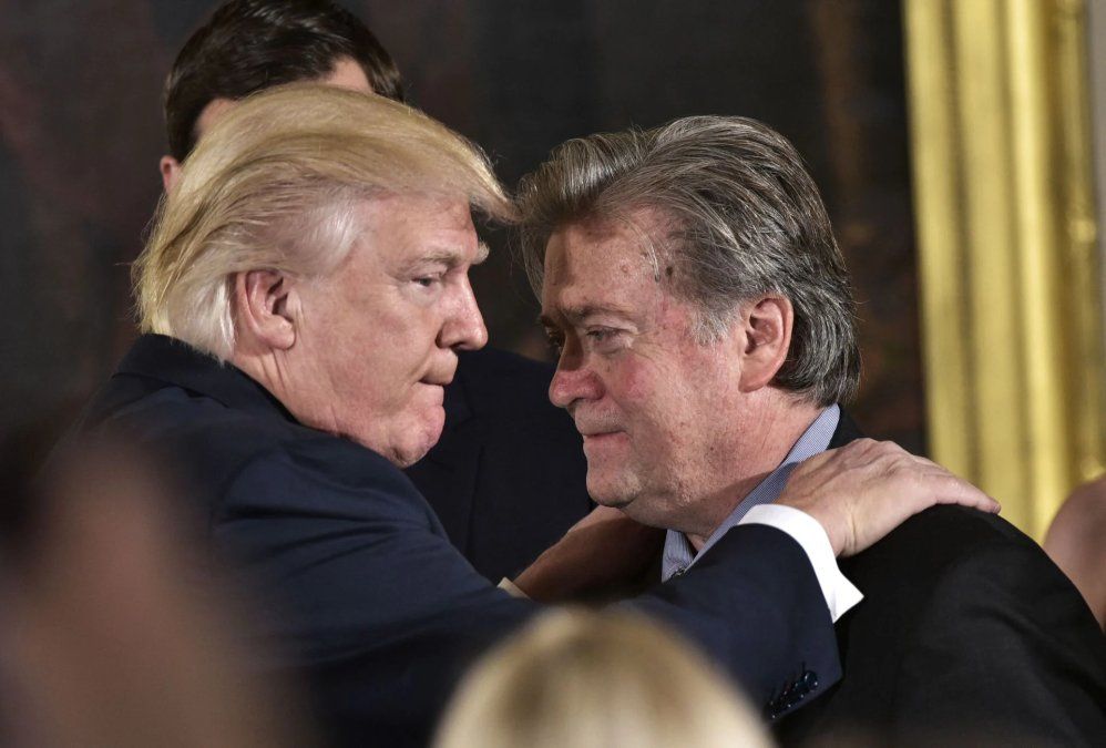 Steve Bannon y Donald Trump. Steve Bannon y Donald Trump.