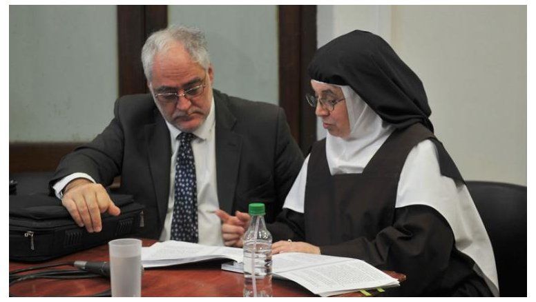 Látigos, cilicio, encierro y amenazas: condenaron a la superiora de las Carmelitas Descalzas