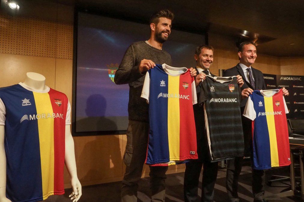 Gerard Piqué, máximo accionista del Andorra, vuelve a quedar bajo la lupa por el conflicto económico del club con Eder Sarabia.