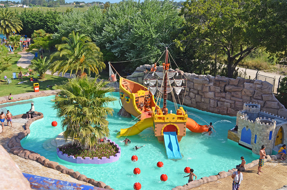 Un parque acuático con diversión asegurada para grandes y chicos. Un parque acuático con diversión asegurada para grandes y chicos.