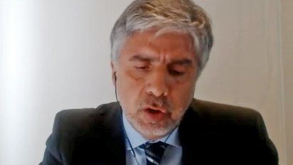 Polémica interrupción del juez para defenderse por el mate