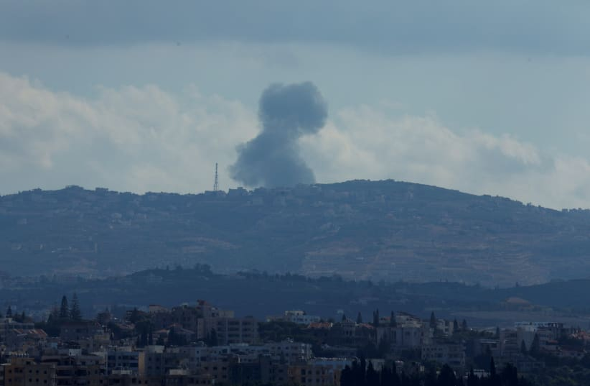 Las FDI atacan objetivos terroristas de Hezbollah en el sur del Líbano el 18 de noviembre de 2023 (crédito de la foto: REUTERS/ALAA AL-MARJANI) Las FDI atacan objetivos terroristas de Hezbollah en el sur del Líbano el 18 de noviembre de 2023 (crédito de la foto: REUTERS/ALAA AL-MARJANI)